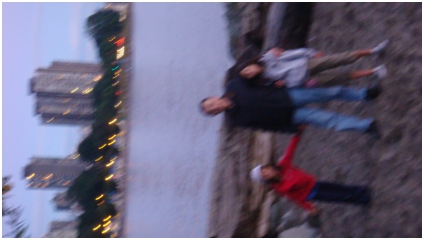 584x320 pixels (60K)